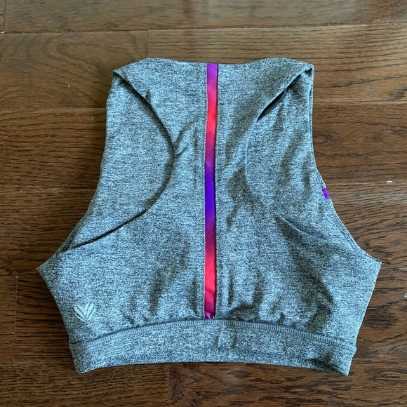 Forever21 High Neck Sports Bra - Picture 2 of 2